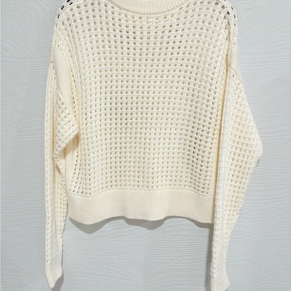 Elegant Cream Knit Sweater - Picture 2 of 4